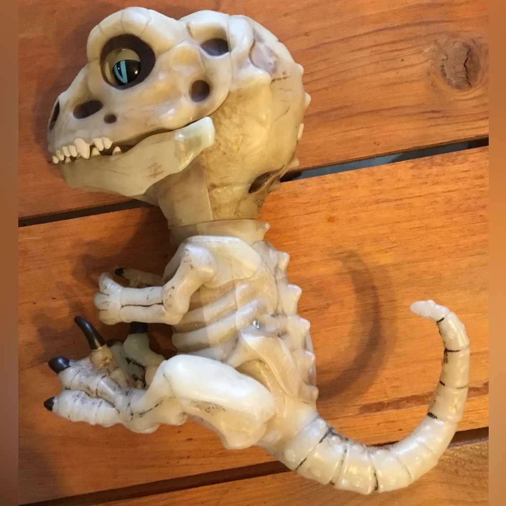 WOWWEE FINGERLING DINOSAUR UNTAMED RAPTOR BONEHEAD DINOSAUR